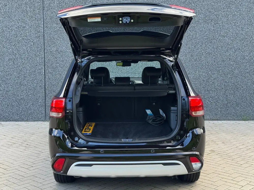 Mitsubishi Outlander 2.4 PHEV Instyle | Schuifdak | Dodehoek uit 2019, foto 20