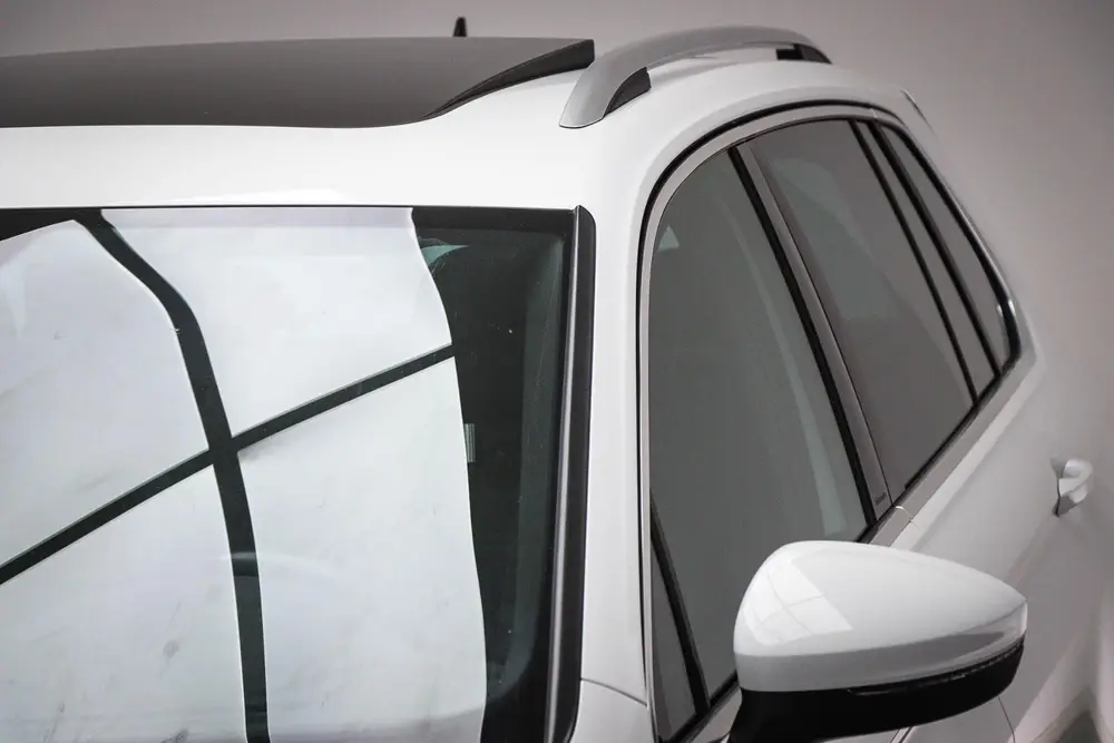 Volkswagen Tiguan 1.5 TSI R-Line Business | IQ LIGHT | PANOR uit 2023, foto 20