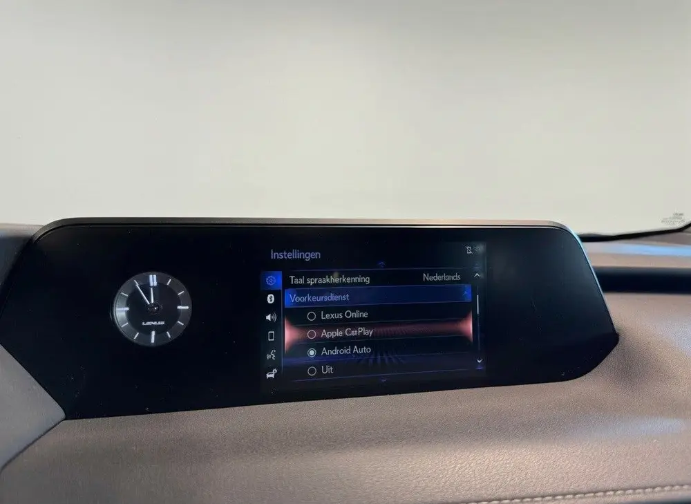 Lexus UX 250h Luxury Line uit 2022, foto 12