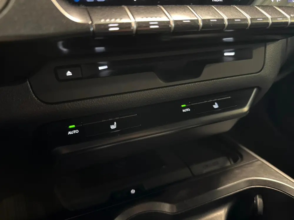Lexus UX 250h Luxury Line uit 2022, foto 17