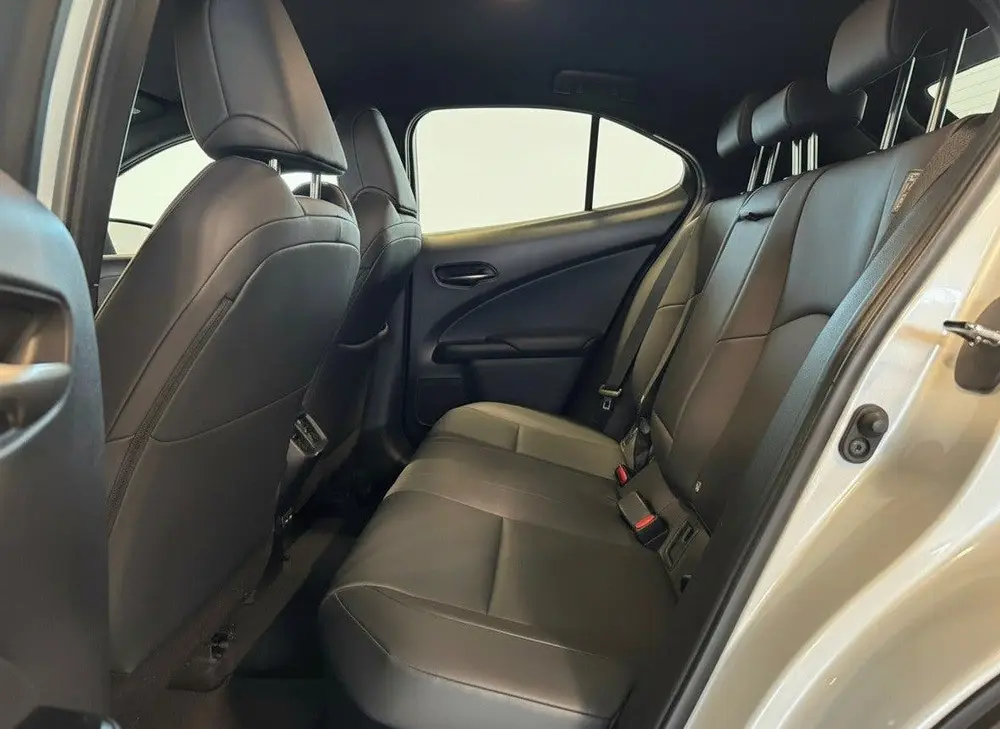 Lexus UX 250h Luxury Line uit 2022, foto 7