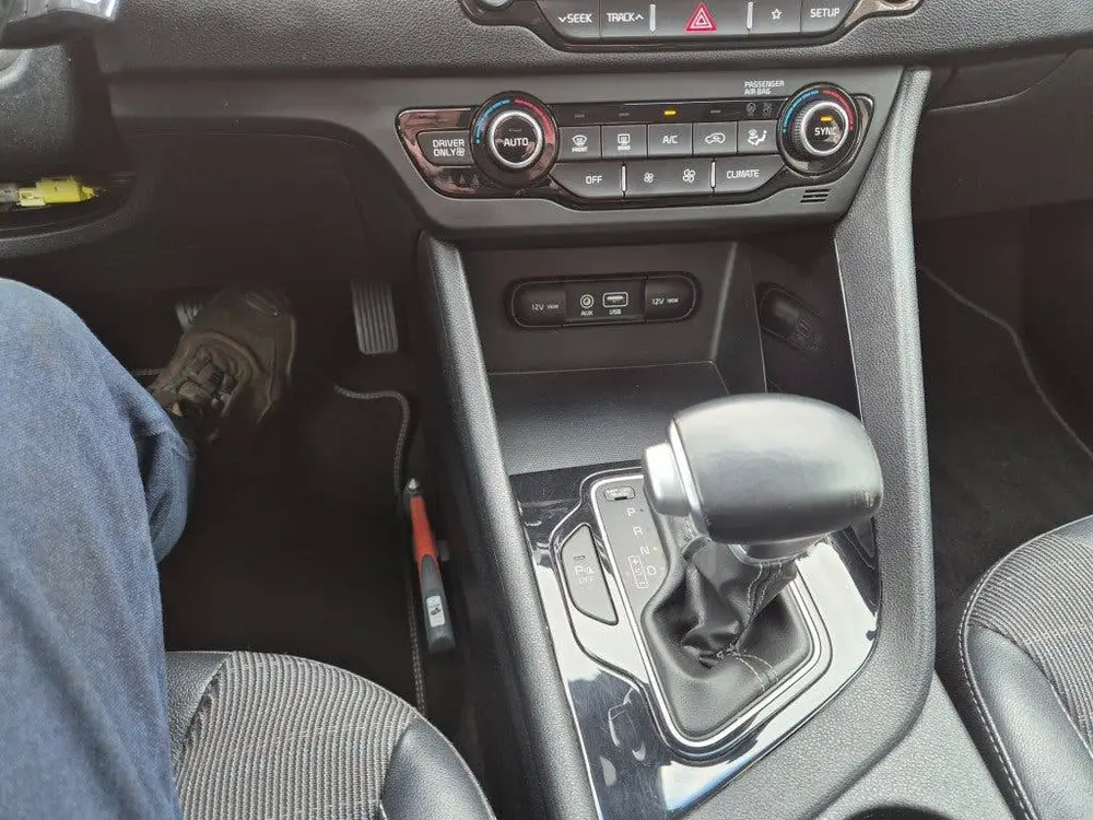 Kia Niro 1.6 GDI H. COMFORTL. uit 2019, foto 20