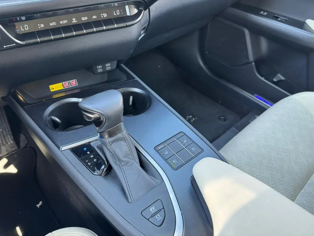 Lexus UX 250h AWD Executive Line + President Pack uit 2023, foto 18