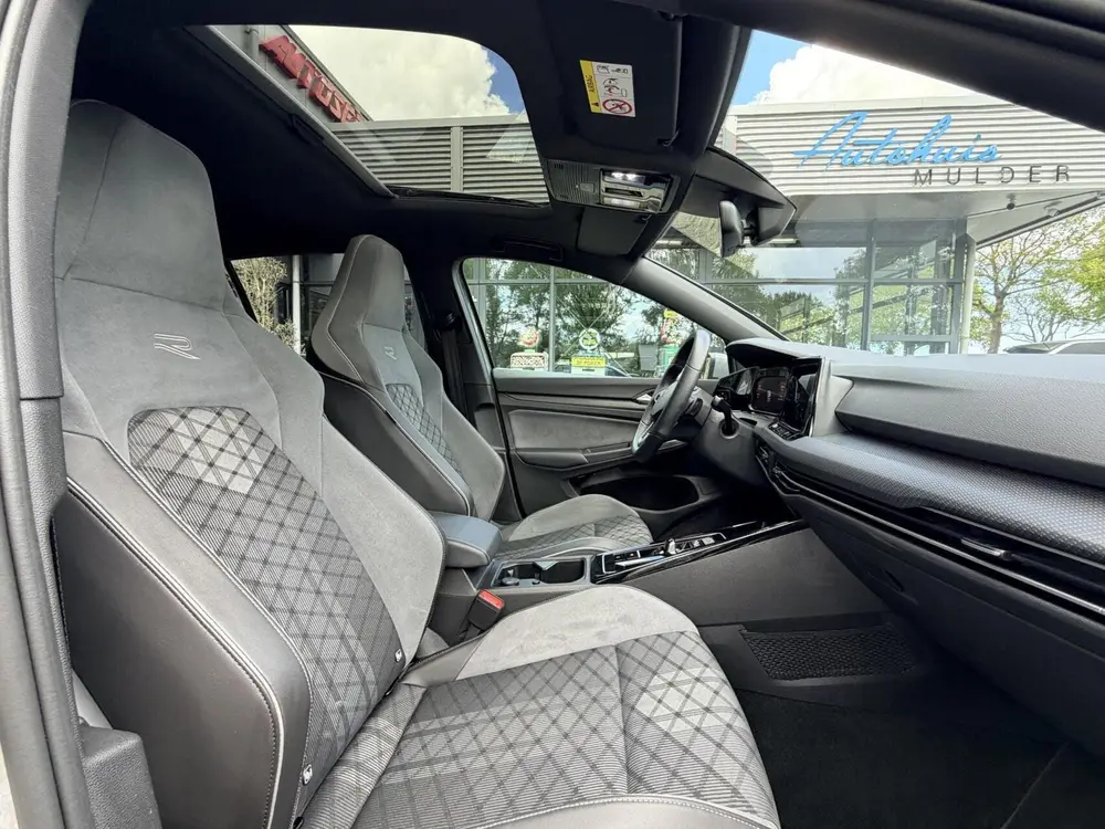 Volkswagen Golf 1.5 eTSI R-Line | Led | Automaat | Pano | Sf uit 2023, foto 4