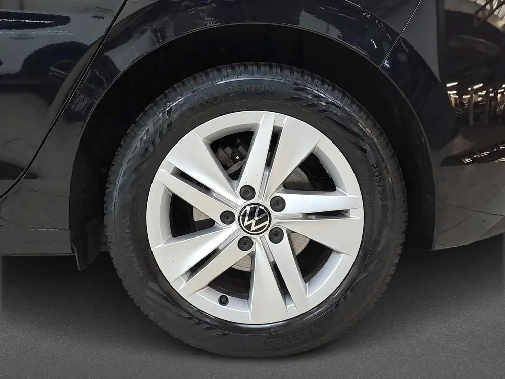 Volkswagen Golf 1.5 eTSI Life Business uit 2023, foto 13