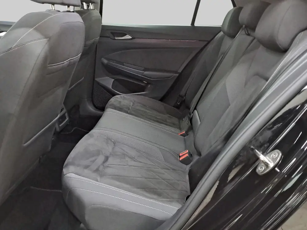 Volkswagen Golf 1.5 eTSI Life Business uit 2023, foto 6