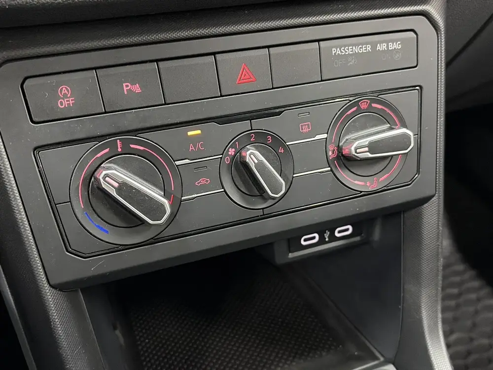 Volkswagen T-Cross 1.0 TSI uit 2021, foto 17