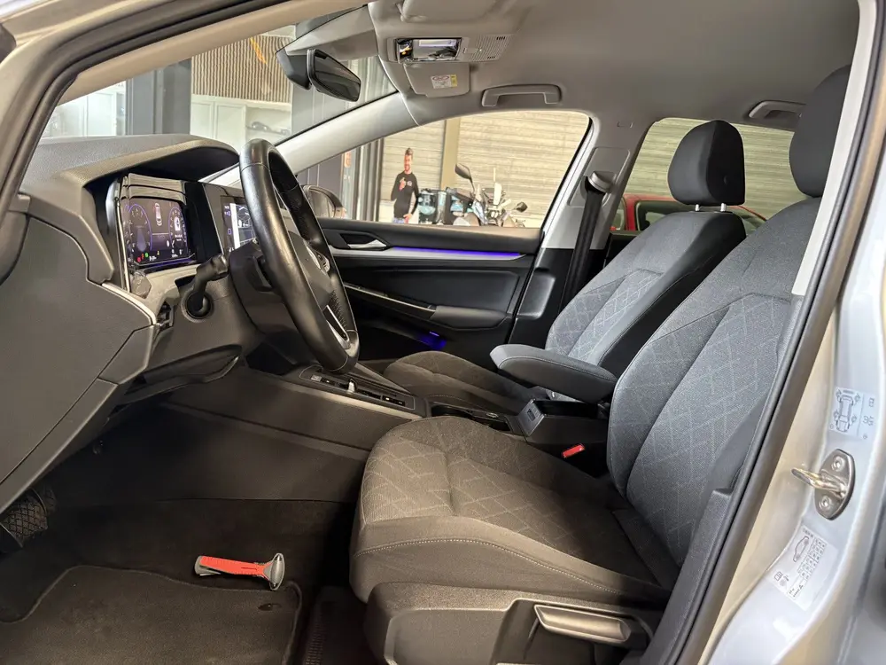 Volkswagen Golf 1.5 eTSI 19inch, Sfeerverlichting, Led uit 2021, foto 13