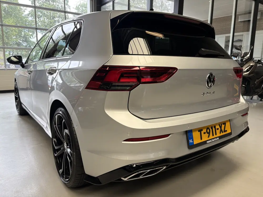 Volkswagen Golf 1.5 eTSI 19inch, Sfeerverlichting, Led uit 2021, foto 2