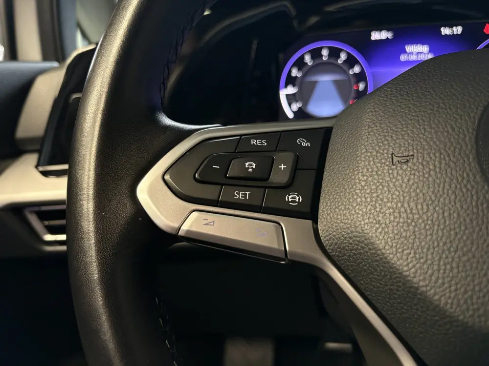 Volkswagen Golf 1.5 eTSI 19inch, Sfeerverlichting, Led uit 2021, foto 20