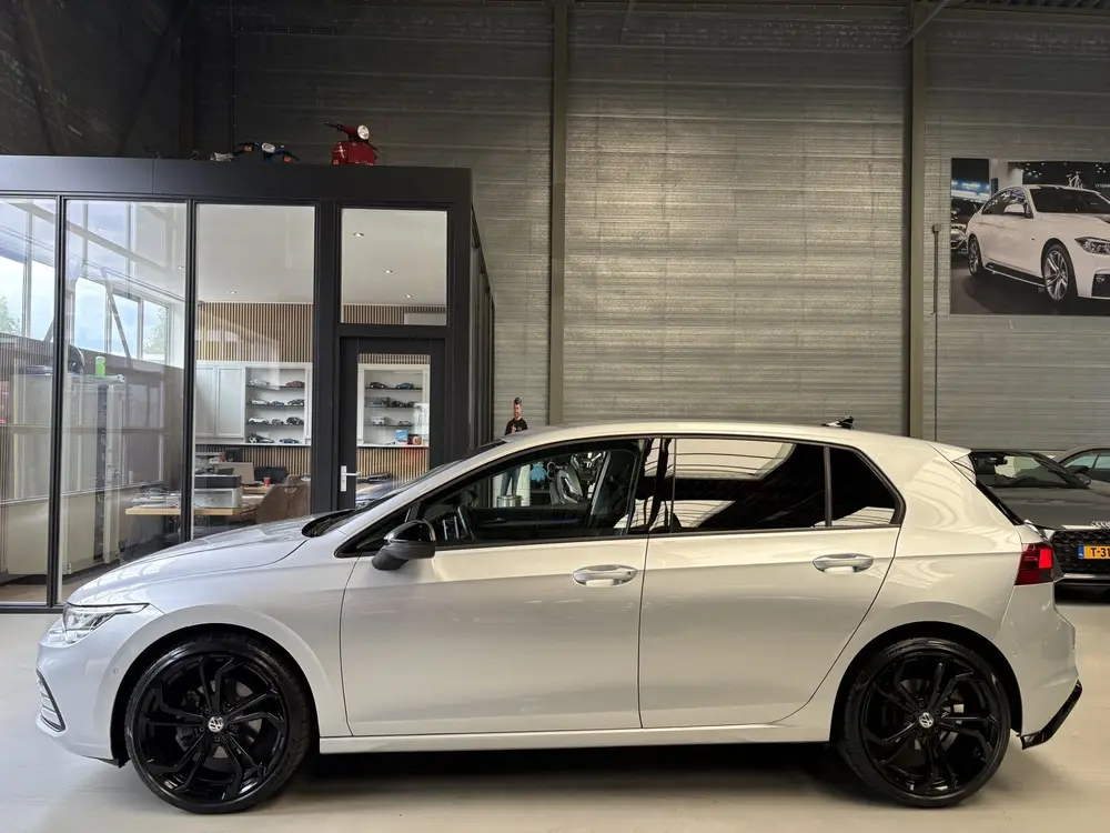 Volkswagen Golf 1.5 eTSI 19inch, Sfeerverlichting, Led uit 2021, foto 7