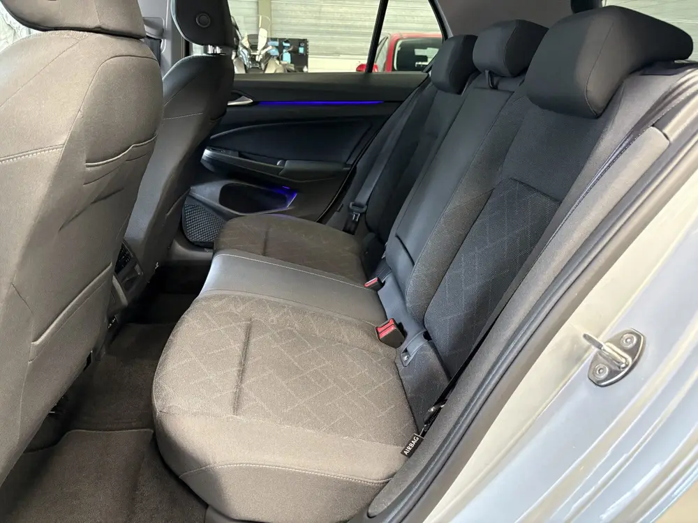 Volkswagen Golf 1.5 eTSI 19inch, Sfeerverlichting, Led uit 2021, foto 9