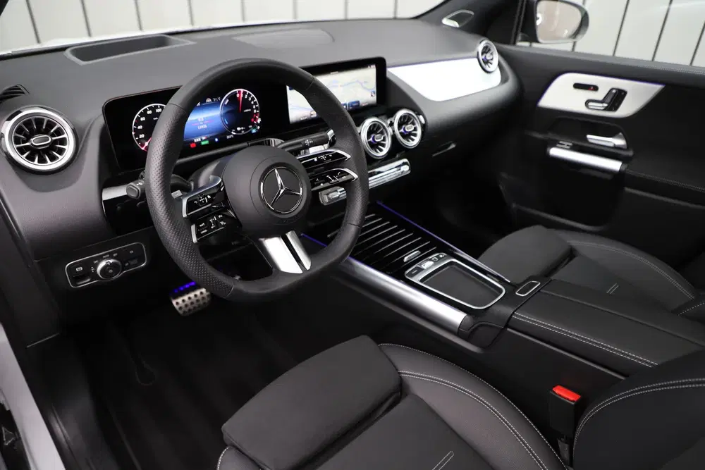 Mercedes-Benz GLA GLA 250e AMG uit 2024, foto 11