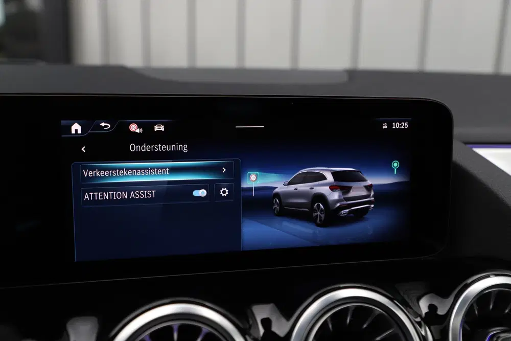 Mercedes-Benz GLA GLA 250e AMG uit 2024, foto 18
