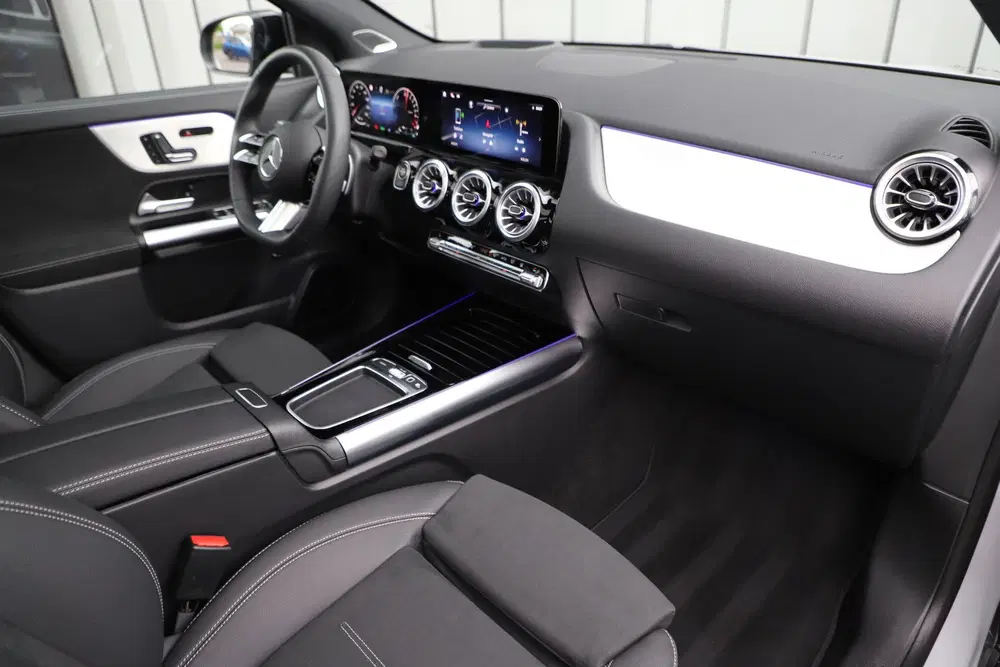 Mercedes-Benz GLA GLA 250e AMG uit 2024, foto 2