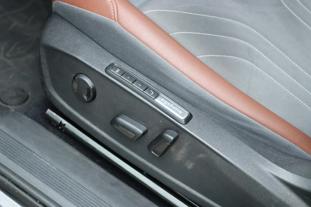 VOLKSWAGEN ID.4 FIRST MAX 77KWH | PANO | HUD | 360 CAMERA | uit 2020, foto 9