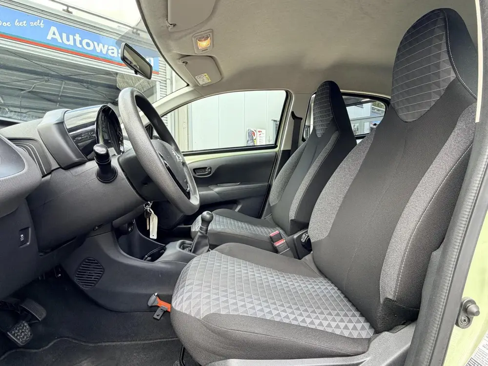 Peugeot 108 1.0 e-VTi Active uit 2021, foto 3