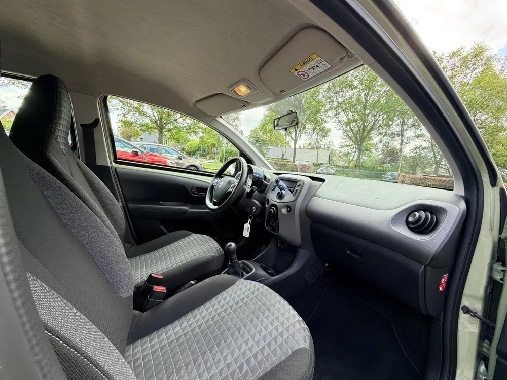 Peugeot 108 1.0 e-VTi Active uit 2021, foto 4