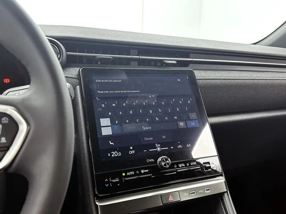 Lexus LBX 2WD uit 2024, foto 7