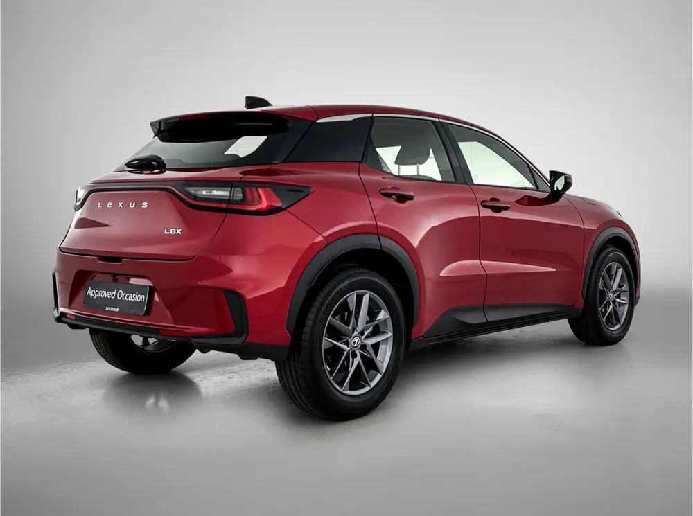 Lexus LBX 2WD uit 2024, foto 2