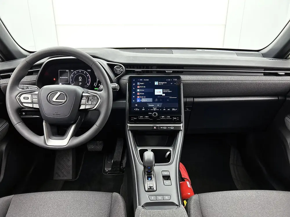 Lexus LBX 2WD uit 2024, foto 4