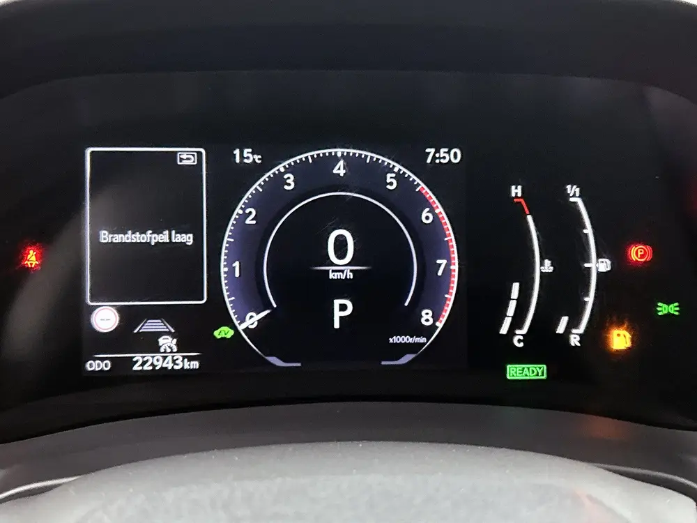 Lexus LBX 2WD uit 2024, foto 5