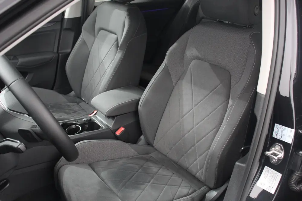 Volkswagen Golf 1.5 eTSI 150pk Automaat Style Sfeer verlicht uit 2022, foto 11