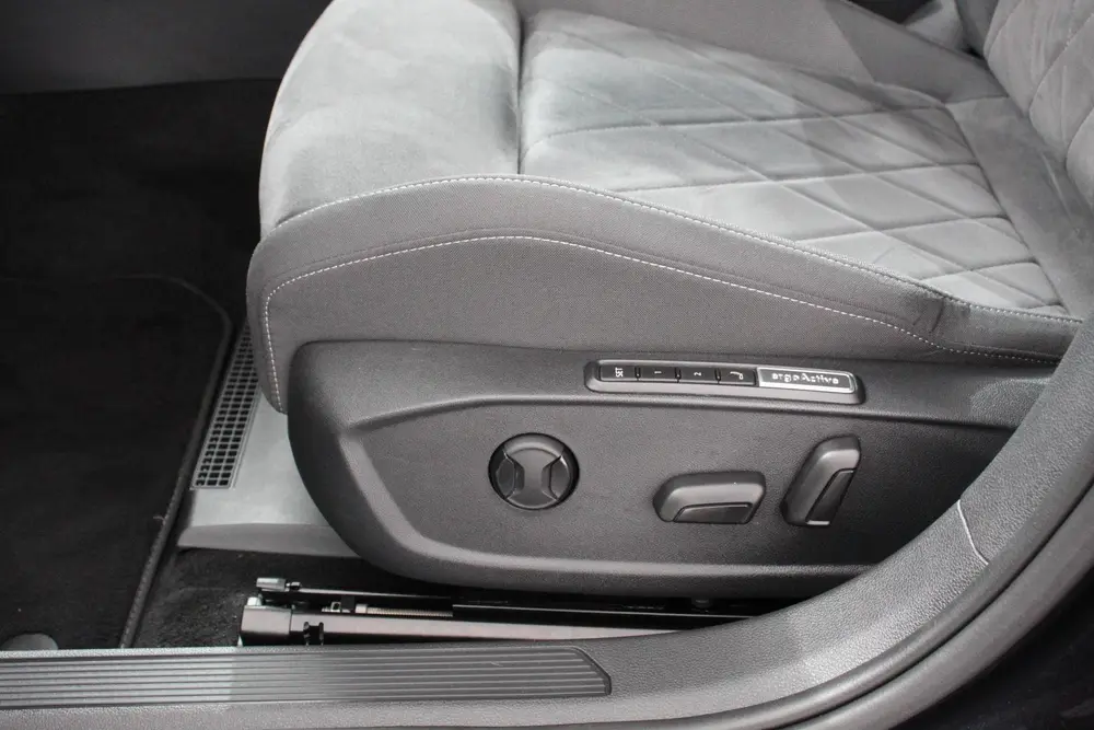 Volkswagen Golf 1.5 eTSI 150pk Automaat Style Sfeer verlicht uit 2022, foto 12