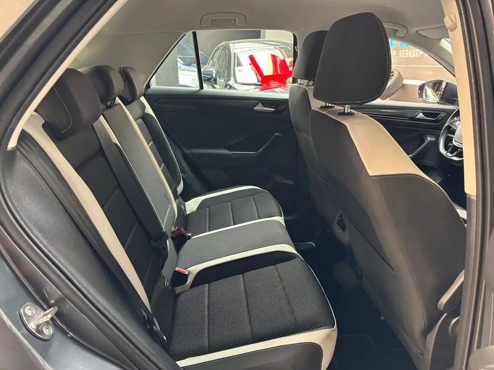 Volkswagen T-ROC 1.5 TSI Sport / Camera / Trekhaak uit 2020, foto 12