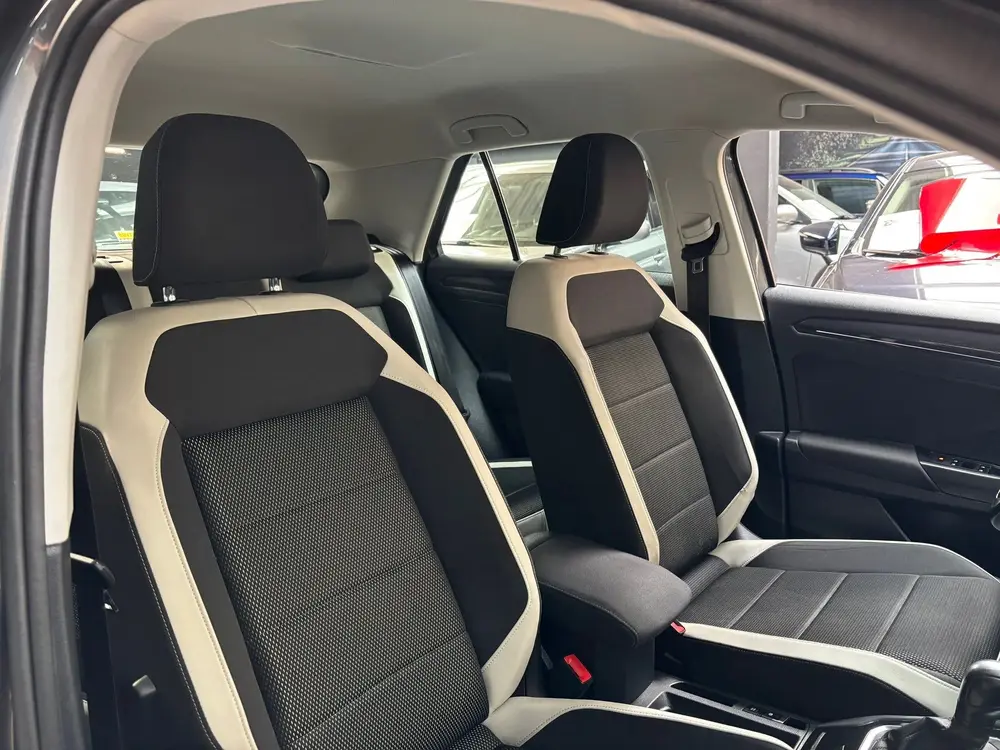 Volkswagen T-ROC 1.5 TSI Sport / Camera / Trekhaak uit 2020, foto 17