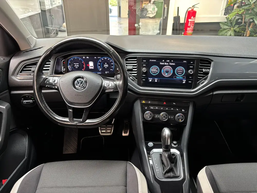 Volkswagen T-ROC 1.5 TSI Sport / Camera / Trekhaak uit 2020, foto 18