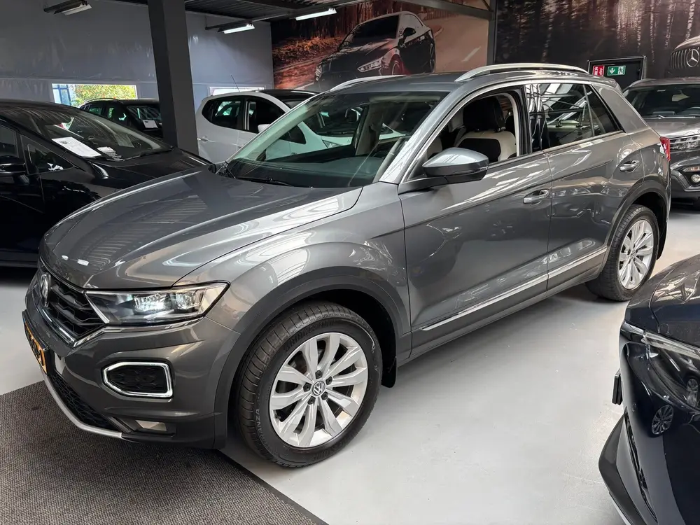 Volkswagen T-ROC 1.5 TSI Sport / Camera / Trekhaak uit 2020, foto 2