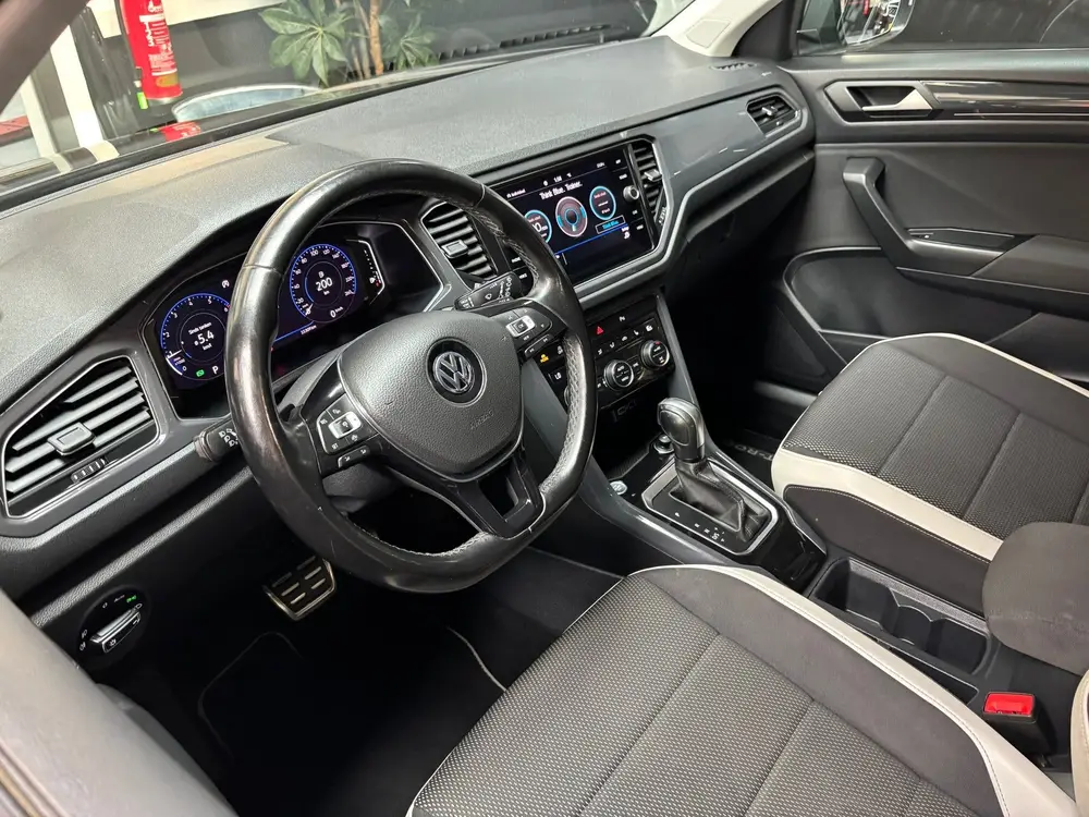 Volkswagen T-ROC 1.5 TSI Sport / Camera / Trekhaak uit 2020, foto 20