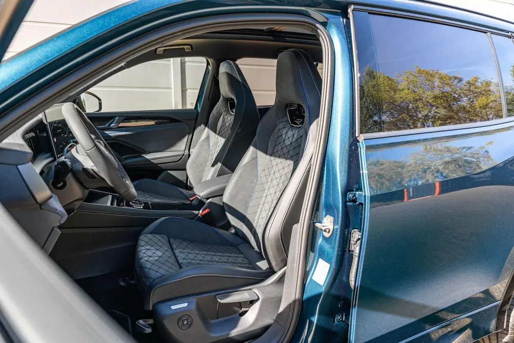 Volkswagen Tayron 1.5 eHybrid 204pk R-Line Edition | Black S uit 2026, foto 4