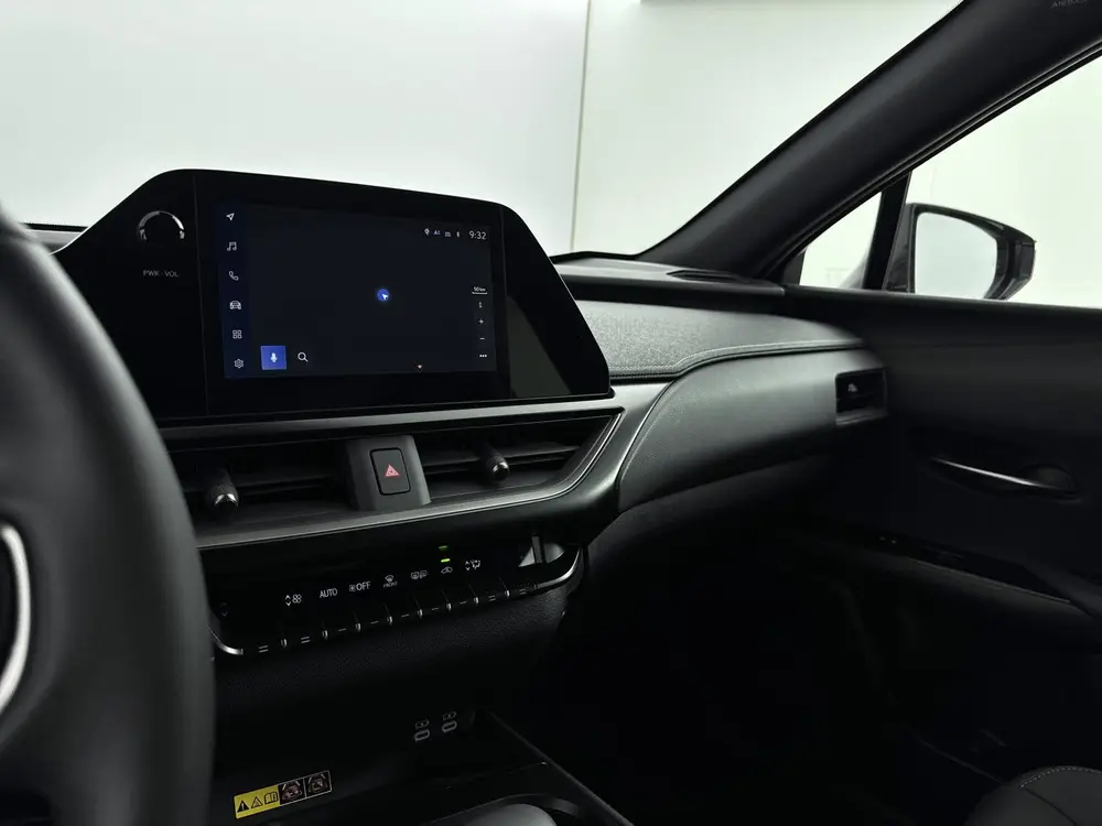 Lexus UX 250h F-Sport Design uit 2024, foto 7