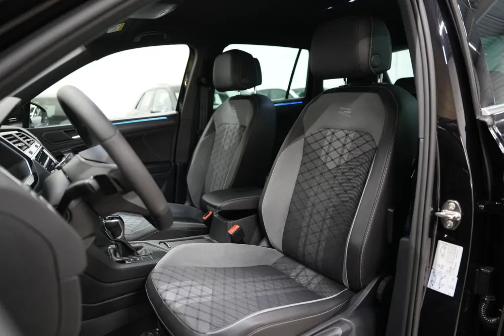 Volkswagen Tiguan 1.5 TSI R-Line * Trekhaak - IQ Light - Vir uit 2021, foto 13