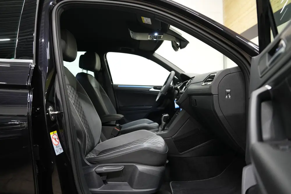 Volkswagen Tiguan 1.5 TSI R-Line * Trekhaak - IQ Light - Vir uit 2021, foto 18