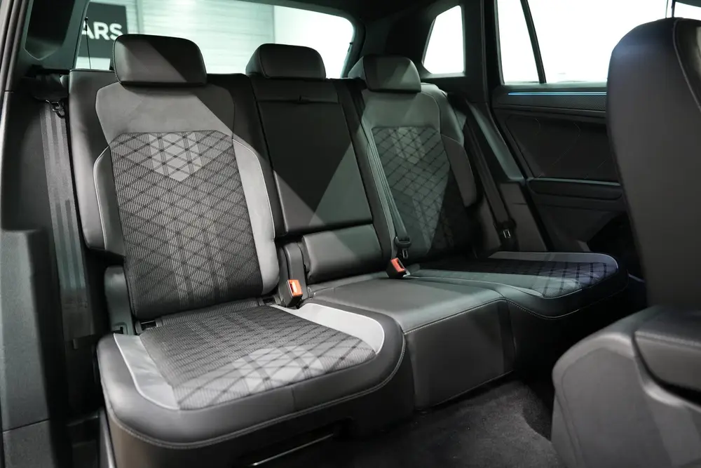 Volkswagen Tiguan 1.5 TSI R-Line * Trekhaak - IQ Light - Vir uit 2021, foto 20