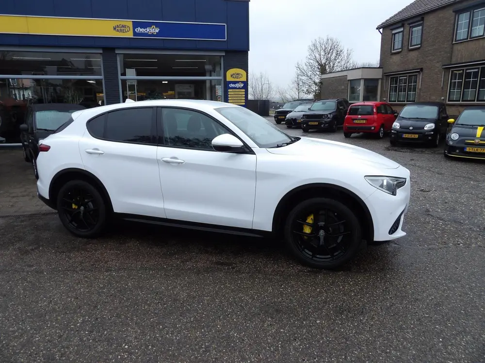 Alfa Romeo Stelvio 2.0 T AWD Super Q4 / Rijklaarprijs / Trek uit 2020, foto 2