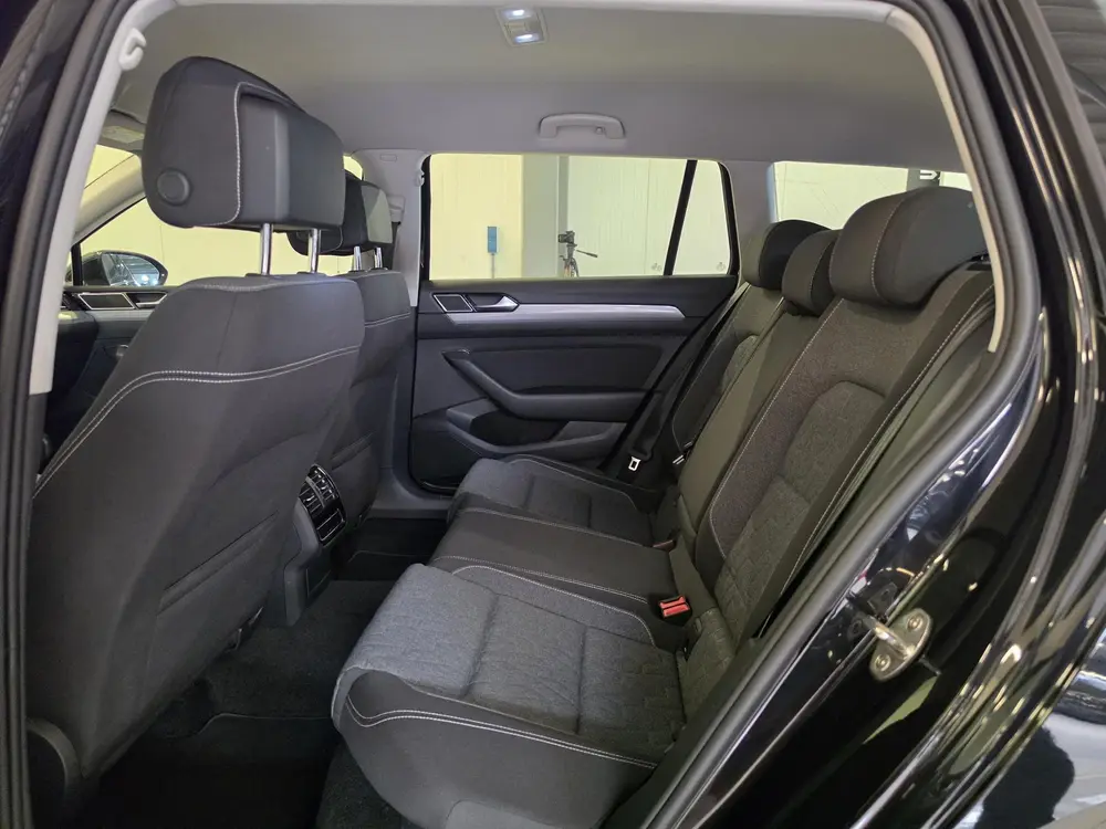 Volkswagen Passat Variant 1.5 TSI Business | Camera | Naviga uit 2023, foto 8