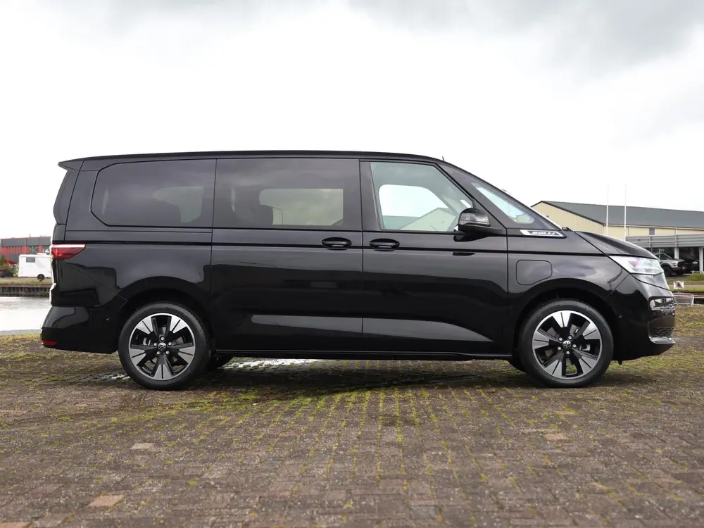 Volkswagen Multivan Bulli Edition L2 1.5 eHybrid EU6 180 kW uit 2026, foto 2