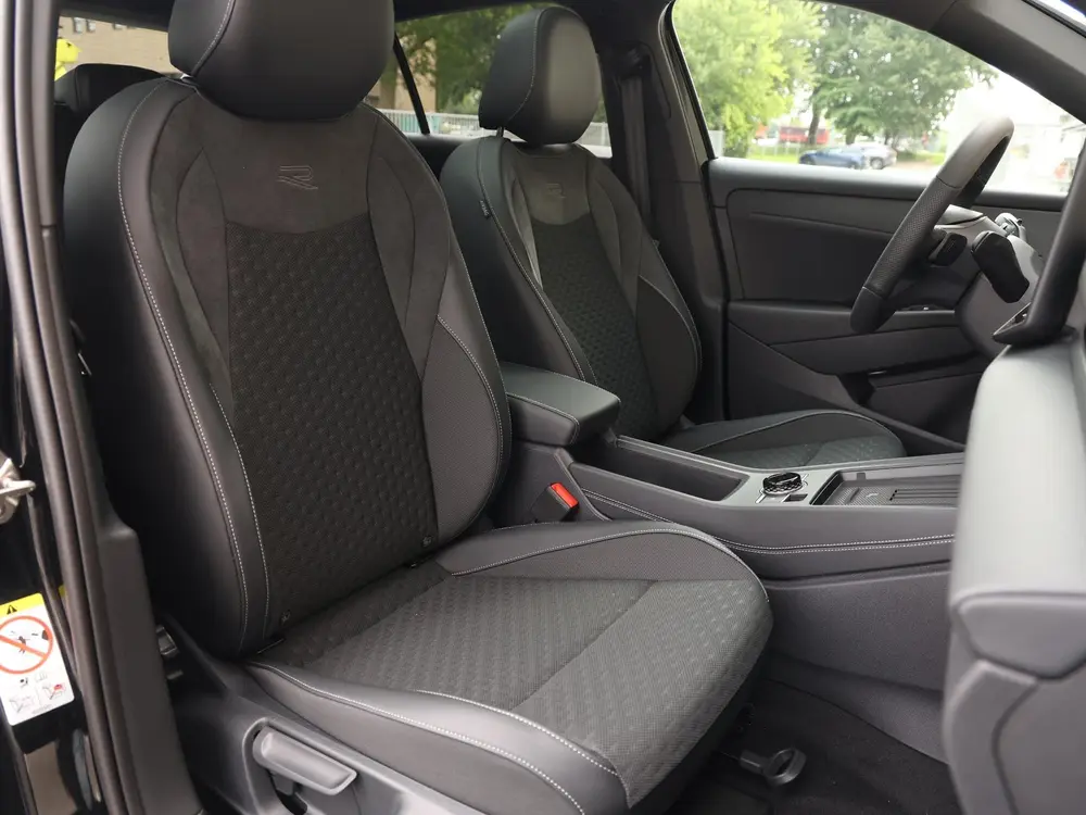 Volkswagen T-Roc R-Line First Edition 1.5 eTSI 150 PK | Pano uit 2026, foto 8