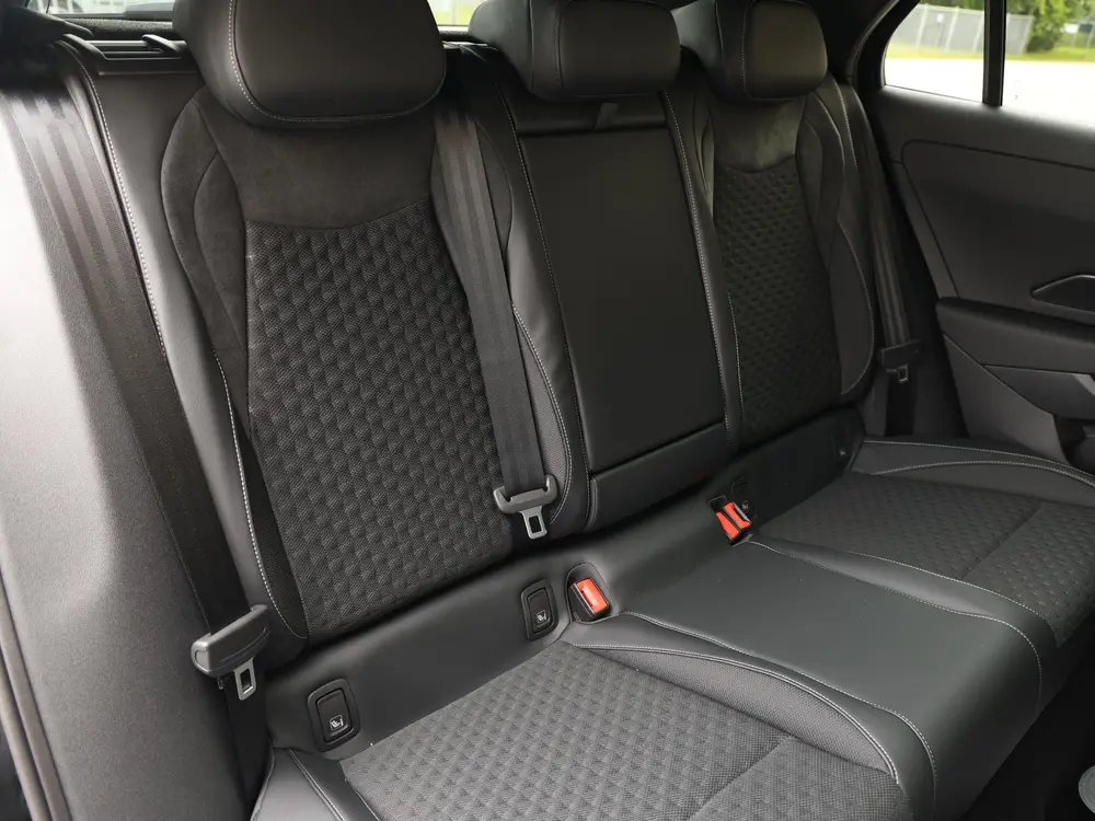 Volkswagen T-Roc R-Line First Edition 1.5 eTSI 150 PK | Pano uit 2026, foto 9