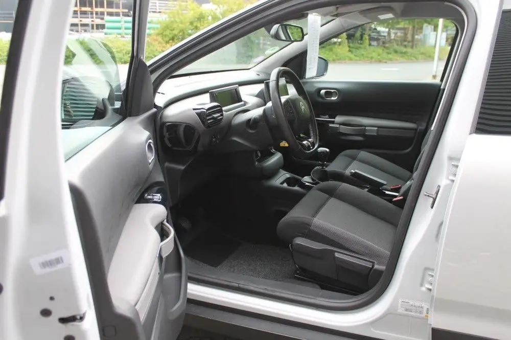 Citroën C4 Cactus Citroen C4 CACTUS 1.2 PureTech Business Uitv. NAVIGATIE uit 2019, foto 2
