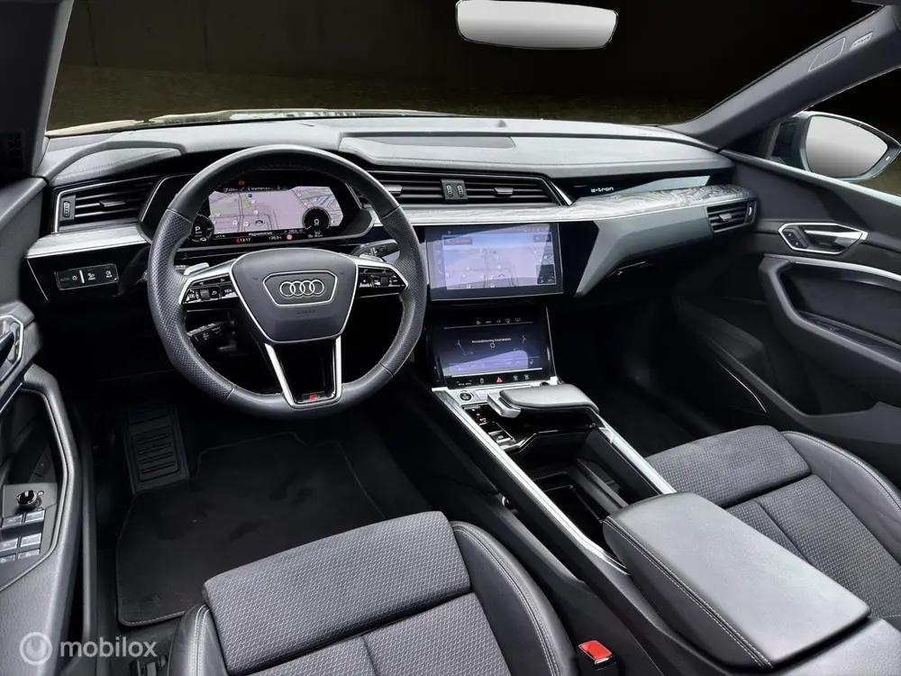 Audi e-tron 55 Quattro uit 2023, foto 9