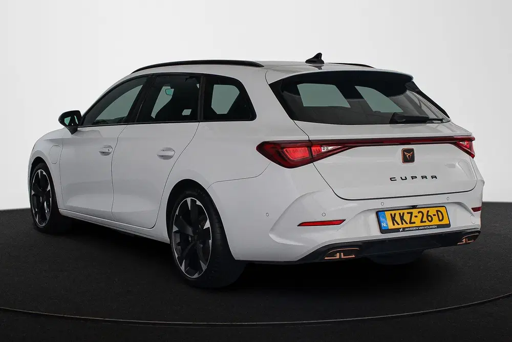Cupra Leon 1.4 e-Hybrid Essential Achteruitrijc uit 2024, foto 4