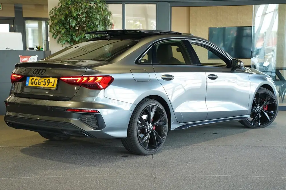 Audi A3 LIMOUSINE 35 TFSI S-Line S-tronic Pano Navi Led Lede uit 2021, foto 2