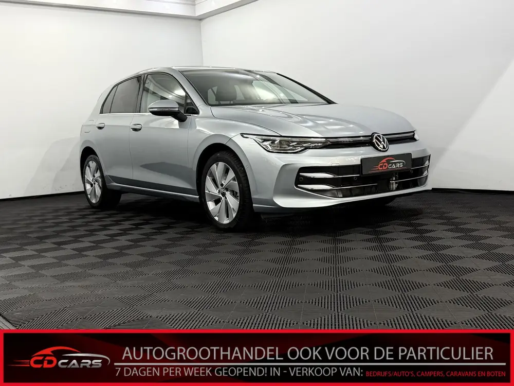 Volkswagen Golf 1.5 eHybrid Life Edition Plug-in Camera, App uit 2025