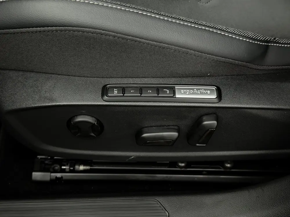 Volkswagen Golf 1.5 eHybrid Life Edition Plug-in Camera, App uit 2025, foto 14