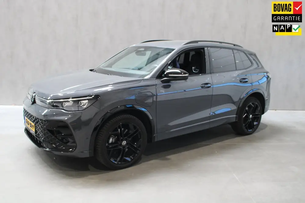 Volkswagen Tiguan 1.5 eHybrid R-Line Camera/Trekhaak/Black p uit 2024